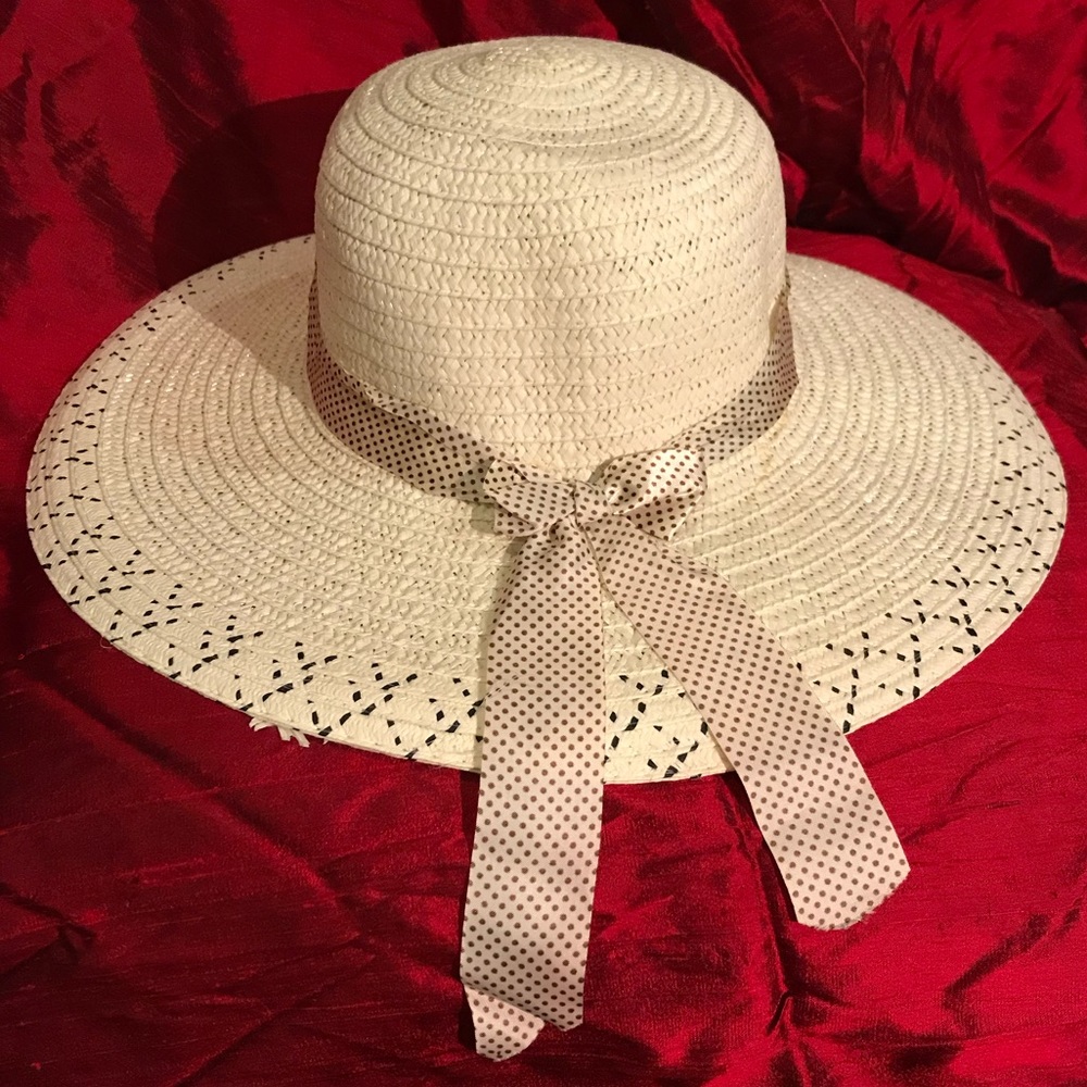 Colorful summer straw hats.